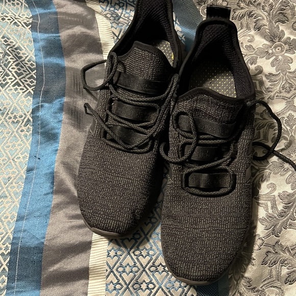 Used - Picture 2 of 3